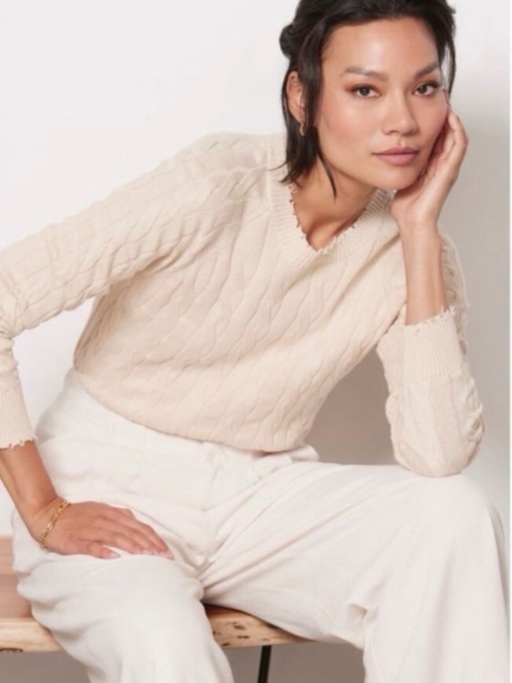 Evereve Cable Knit Crew Sweater in Cream